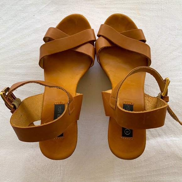 FOREVER NEW | Juniper Leather Wedges - Picture 5 of 8